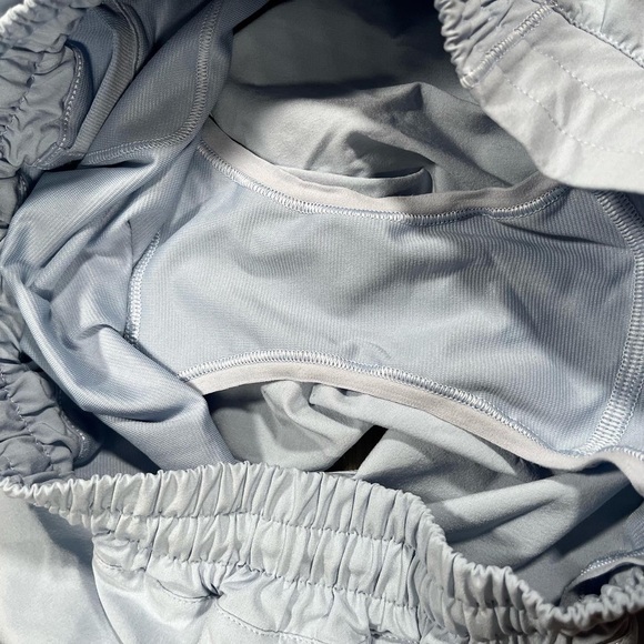 Lululemon Hotty Hot Short *Long 4” LR - Picture 9 of 9